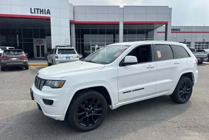 2018 Jeep Grand Cherokee Altitude Sport photo 1