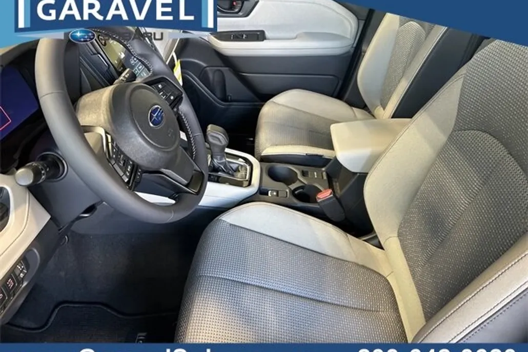 2025 Subaru Forester Premium photo 1