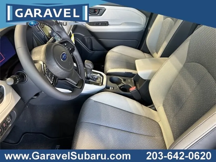 2025 Subaru Forester Premium photo 1