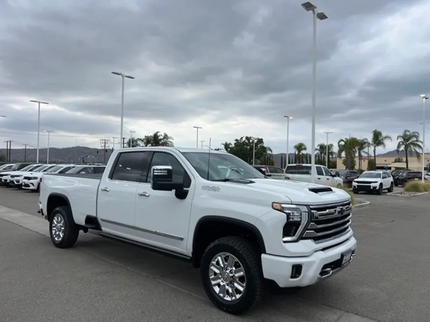 2024 Chevrolet Silverado 2500HD High Country photo 1