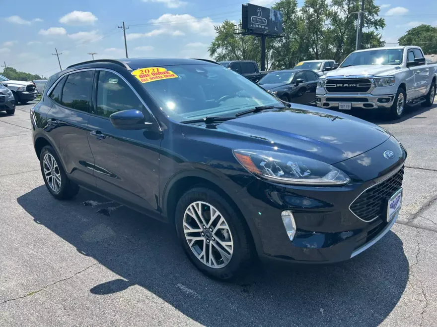 2021 Ford Escape SEL photo 1
