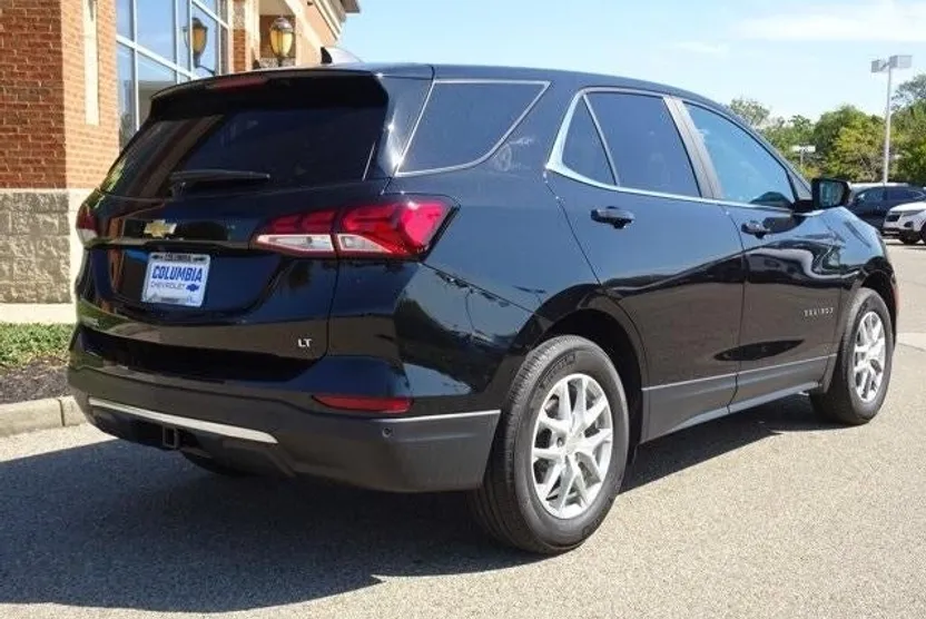 2022 Chevrolet Equinox LT photo 1