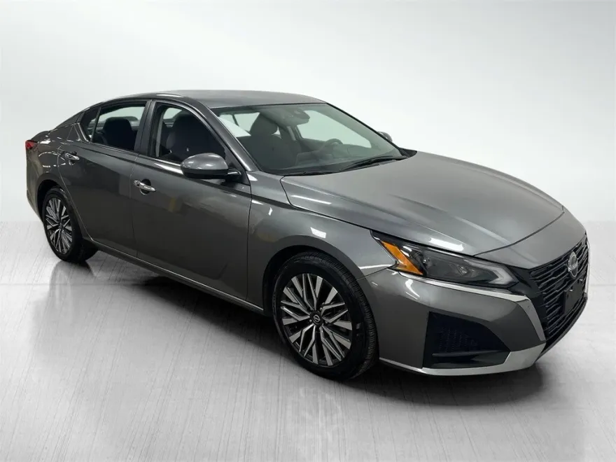 2023 Nissan Altima 2.5 SV photo 1