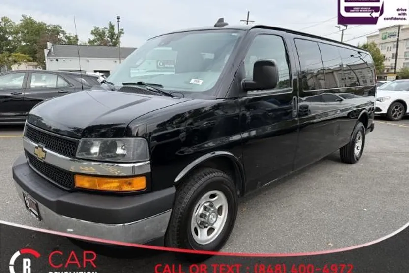 2020 Chevrolet Express Passenger LT 3500 photo 1