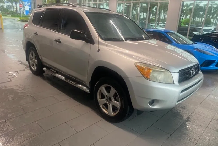 2007 Toyota RAV4 Base photo 1