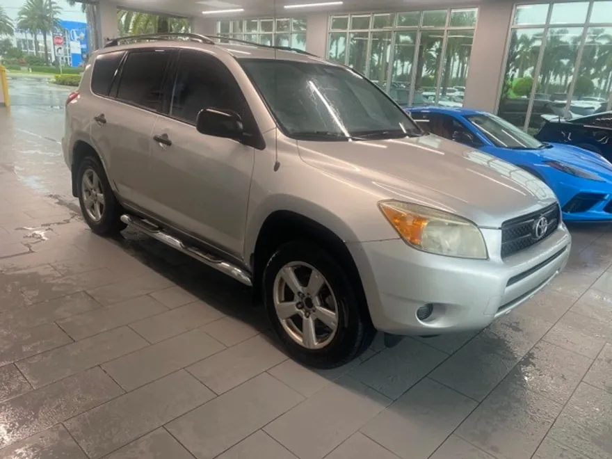 2007 Toyota RAV4 Base photo 1