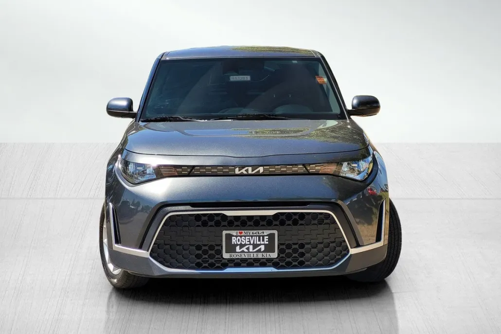 2023 Kia Soul LX photo 1