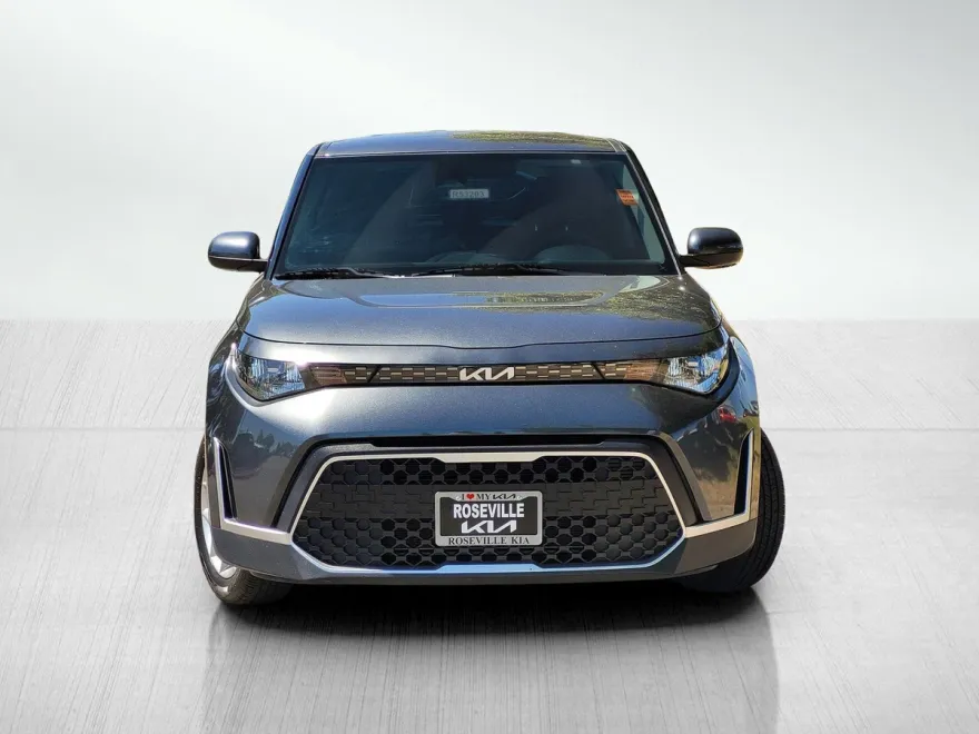 2023 Kia Soul LX photo 1