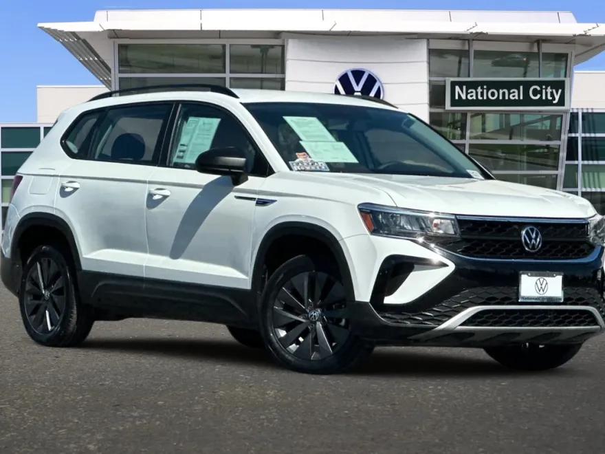 2022 Volkswagen Taos S photo 1