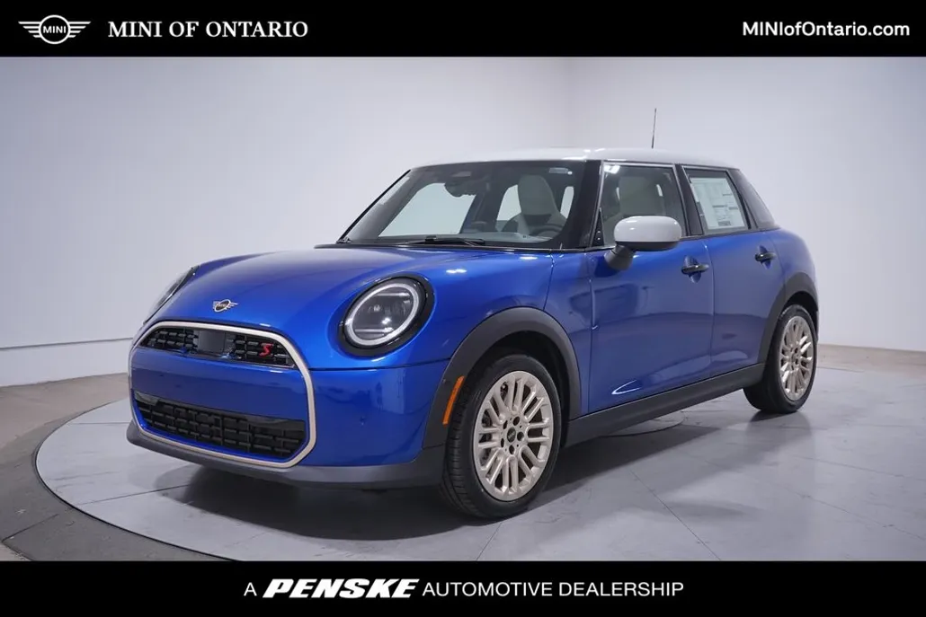 2025 Mini Cooper 4 Door Hardtop Signature photo 1