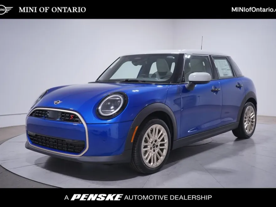 2025 Mini Cooper 4 Door Hardtop Signature photo 1