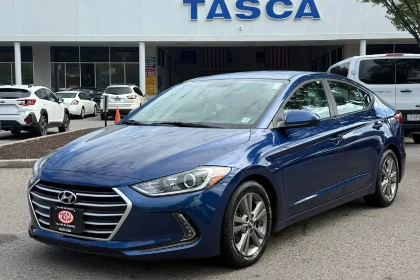 2017 Hyundai Elantra SE photo 1