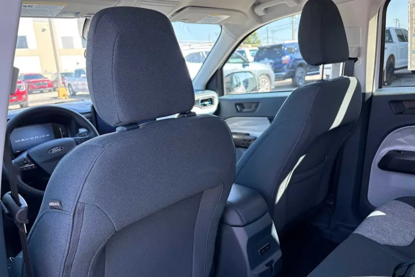 2025 Ford Maverick XLT photo 1