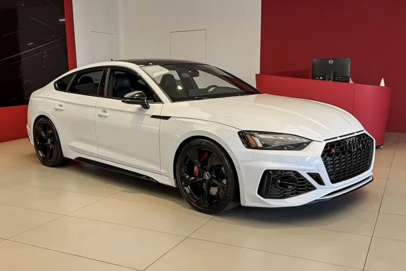 2022 Audi RS 5 photo 1