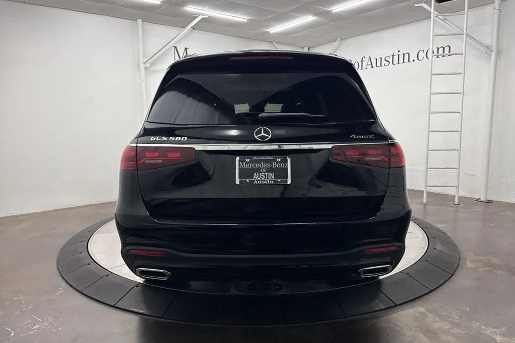 2026 Mercedes Benz GLS 580 4MATIC photo 1