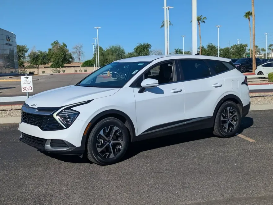 2024 Kia Sportage EX photo 1