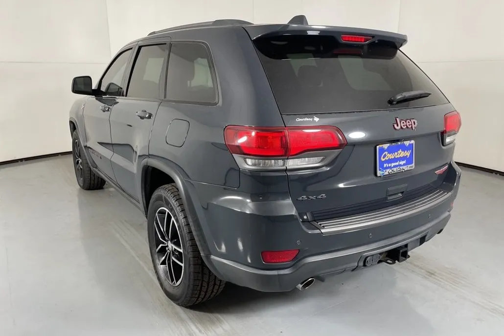 2017 Jeep Grand Cherokee Trailhawk photo 1
