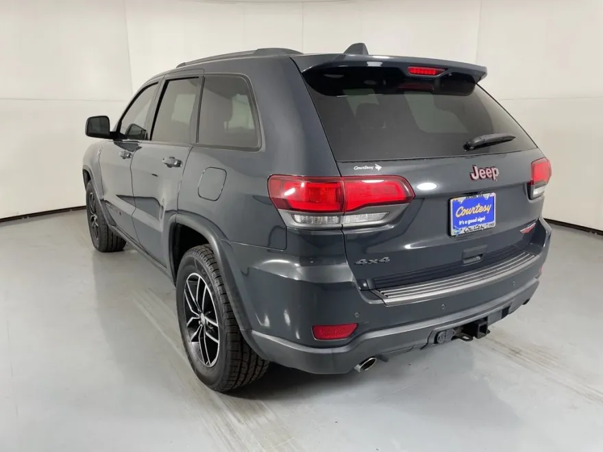 2017 Jeep Grand Cherokee Trailhawk photo 1