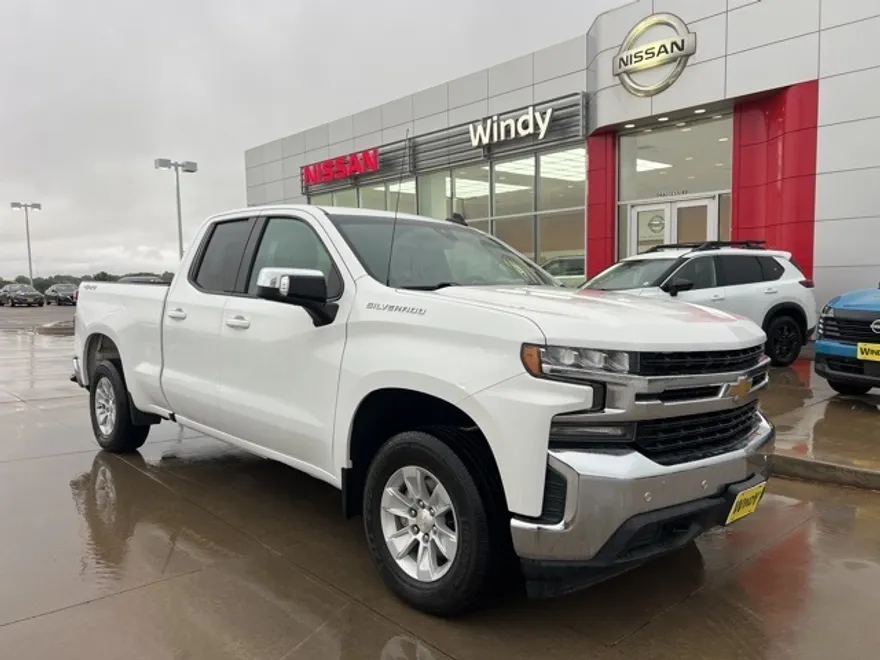 2020 Chevrolet Silverado 1500 LT photo 1