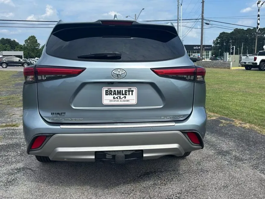 2021 Toyota Highlander Platinum photo 1