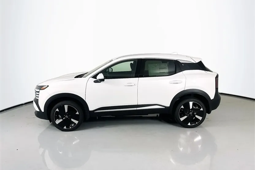 2025 Nissan Kicks SR photo 1