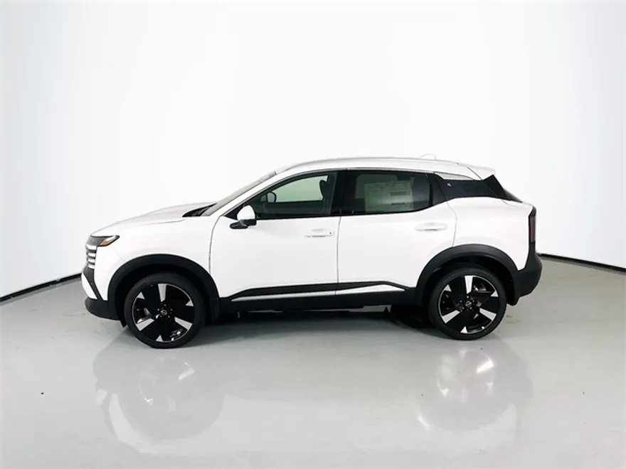 2025 Nissan Kicks SR photo 1