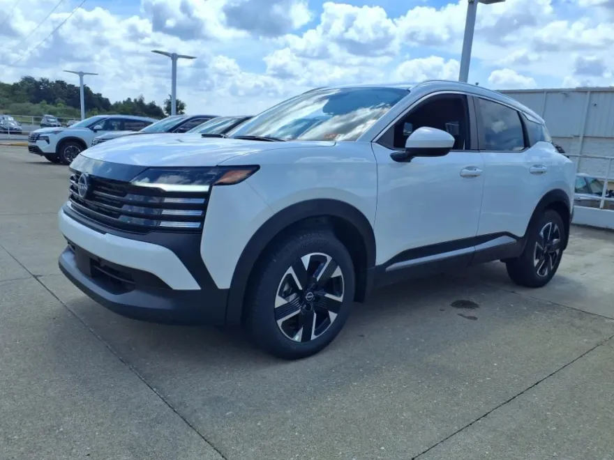 2025 Nissan Kicks SV photo 1