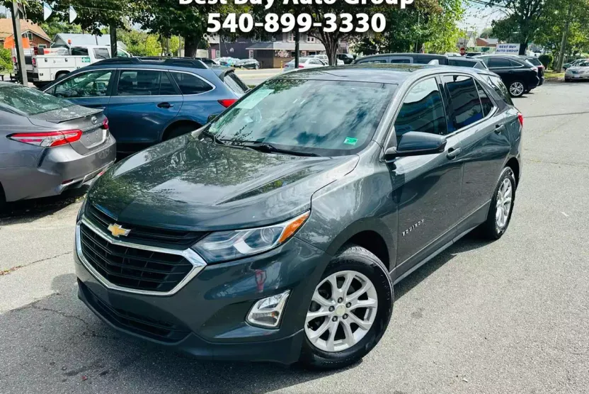 2020 Chevrolet Equinox LT photo 1