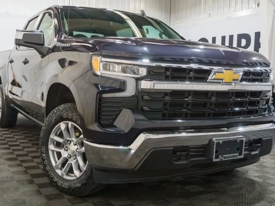 2022 Chevrolet Silverado 1500 LT photo 1
