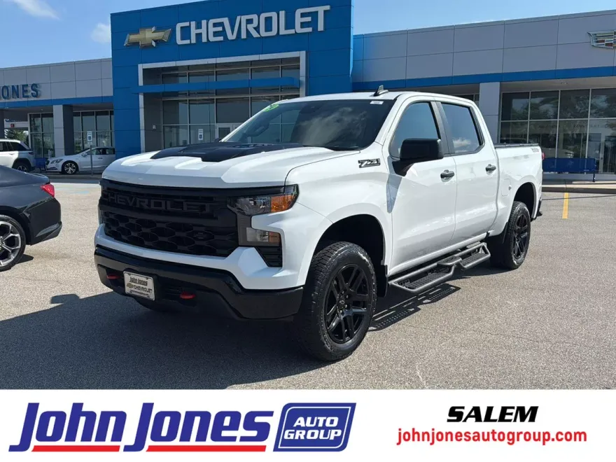 2024 Chevrolet Silverado 1500 Custom Trail Boss photo 1