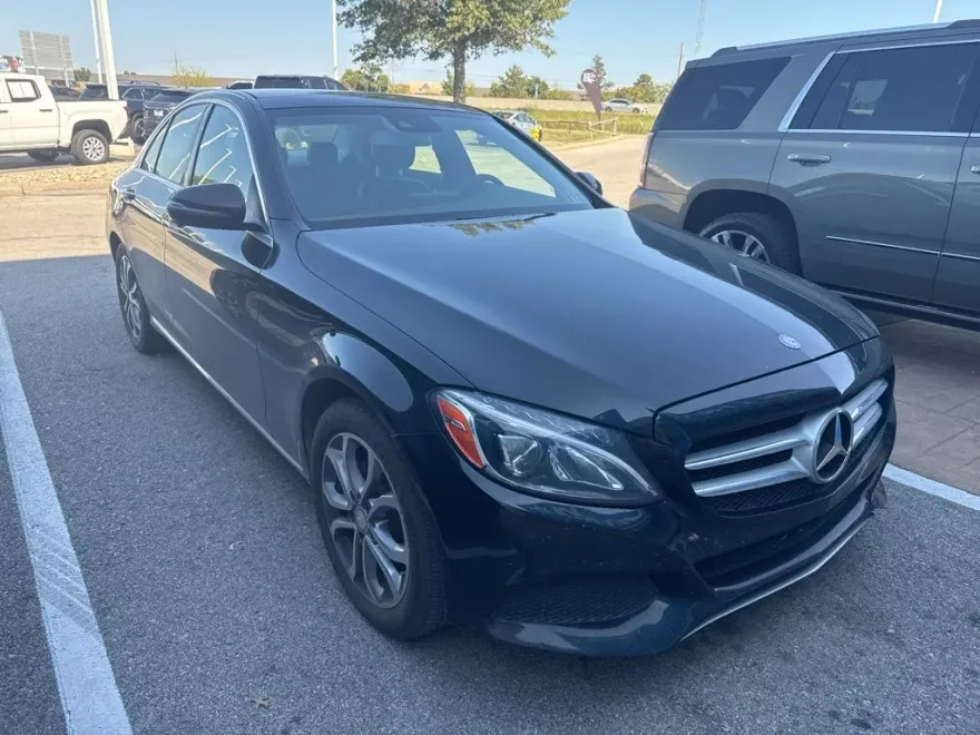 2016 Mercedes Benz C 300 Luxury photo 1