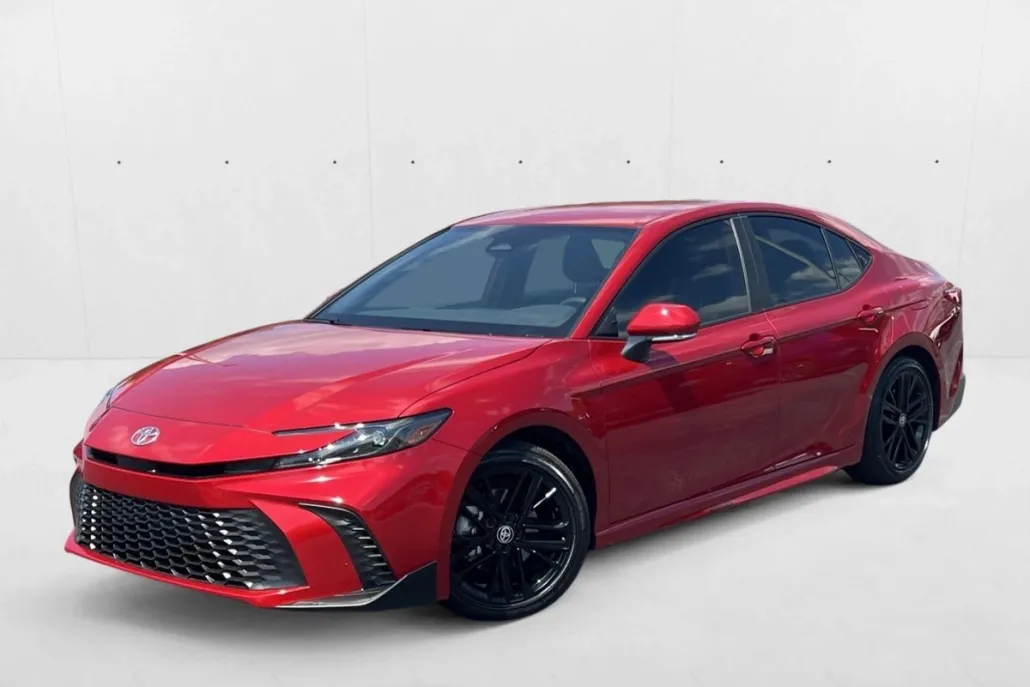 2025 Toyota Camry SE photo 1