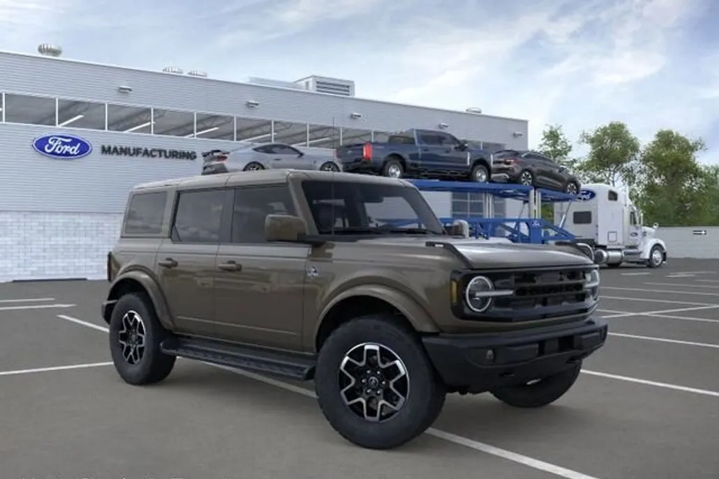 2025 Ford Bronco Outer Banks photo 1