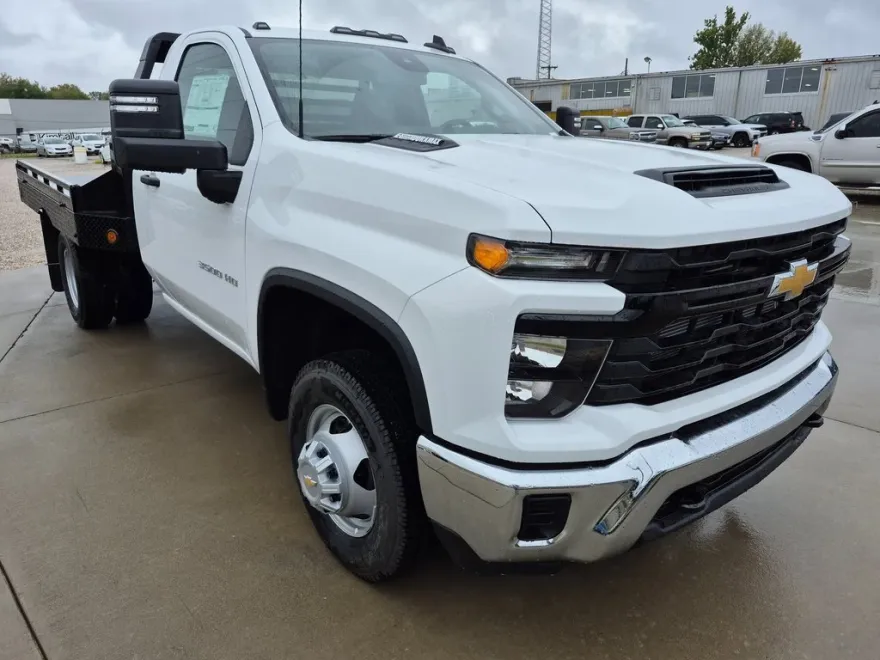 2025 Chevrolet Silverado 3500HD Work Truck photo 1