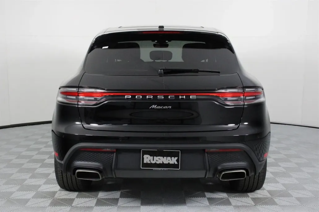 2026 Porsche Macan T photo 1