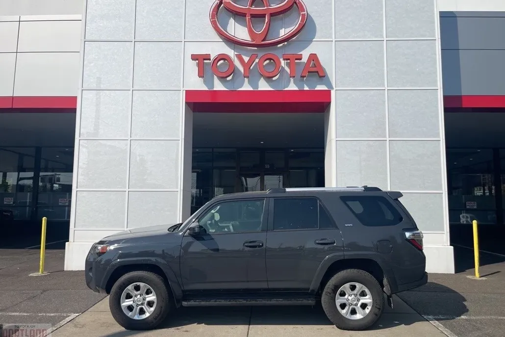 2024 Toyota 4Runner SR5 photo 1