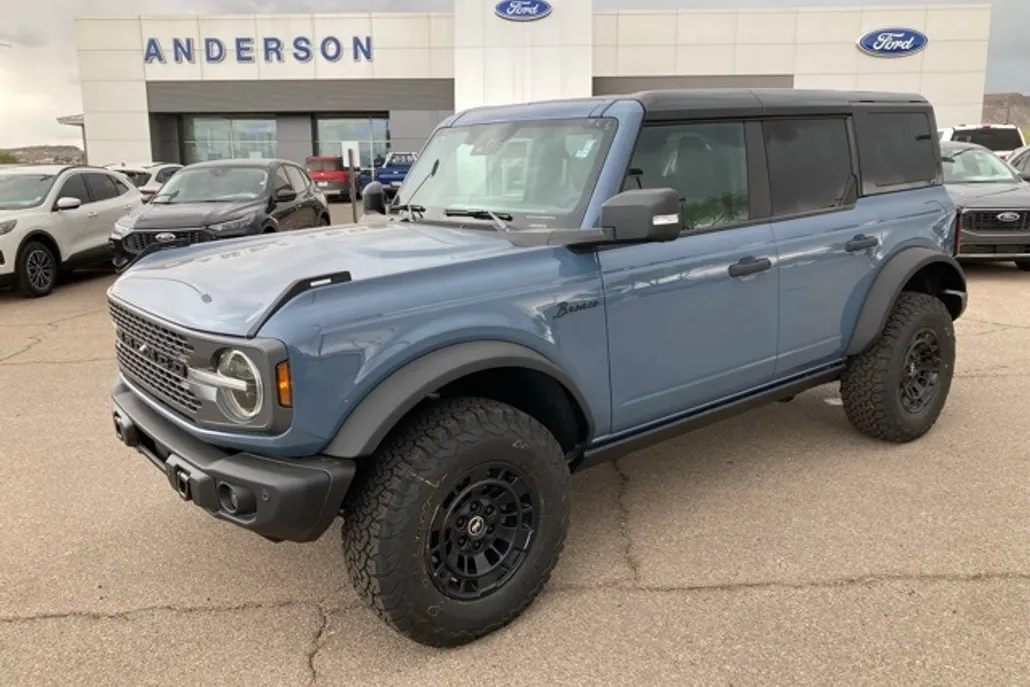 2025 Ford Bronco Badlands photo 1