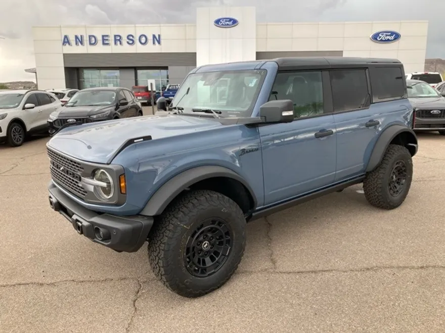 2025 Ford Bronco Badlands photo 1