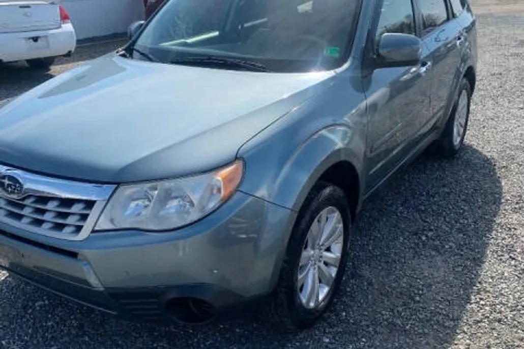2013 Subaru Forester 2.5X Premium photo 1