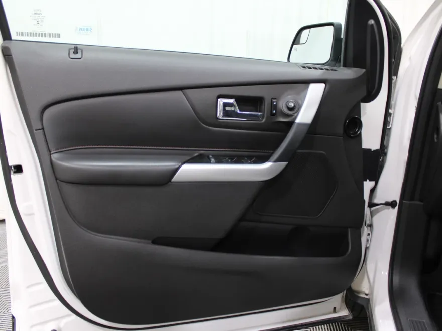 2013 Ford Edge SEL photo 1