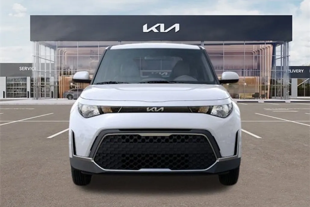 2025 Kia Soul LX photo 1
