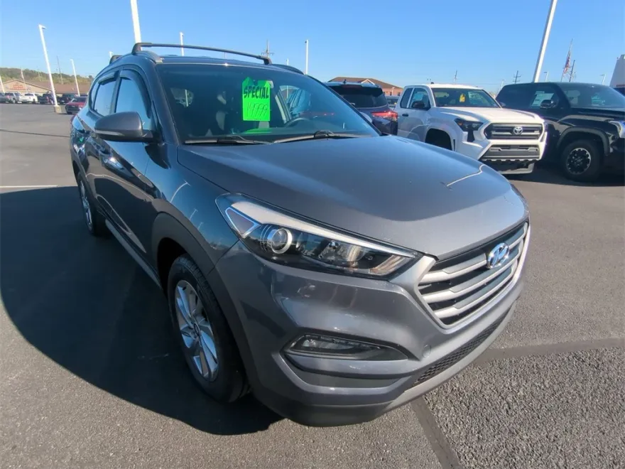 2017 Hyundai Tucson SE Plus photo 1