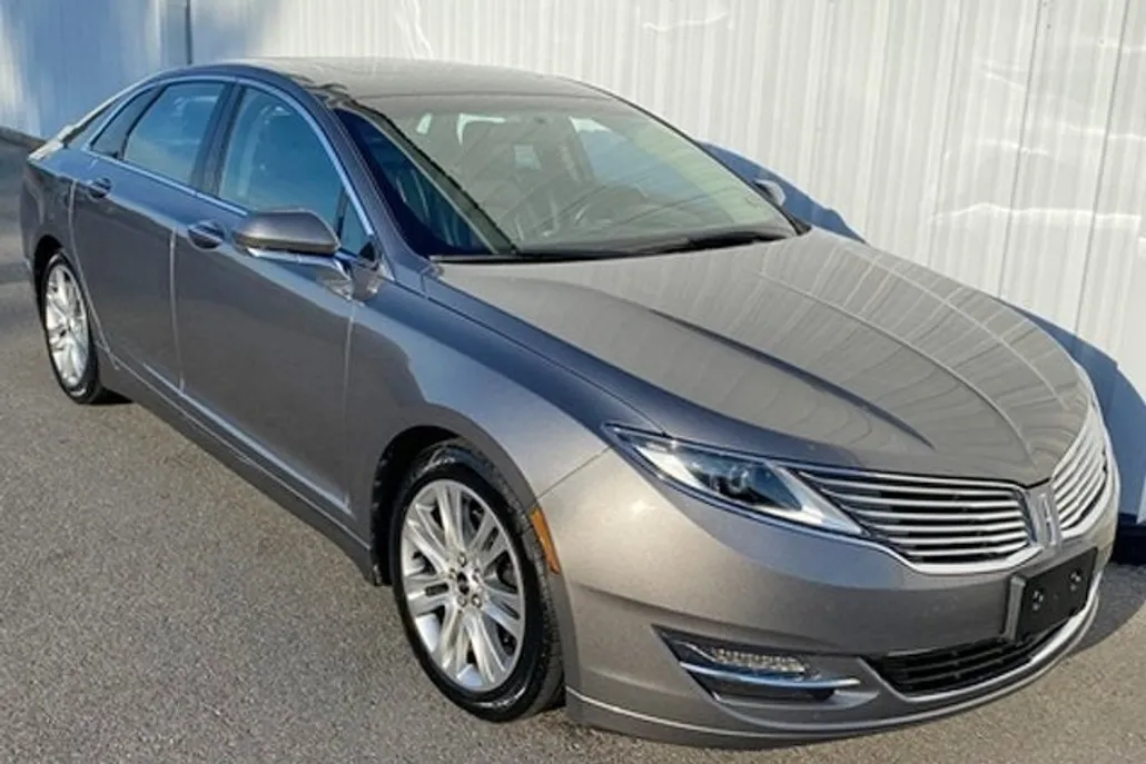 2014 Lincoln MKZ Base photo 1