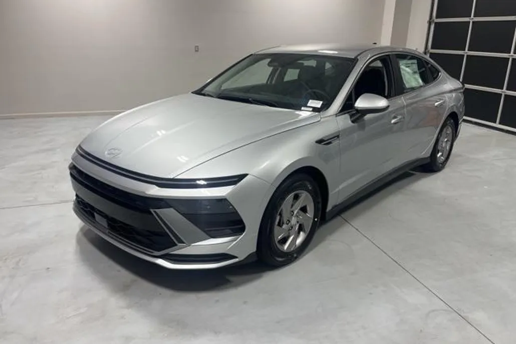 2026 Hyundai Sonata SE photo 1