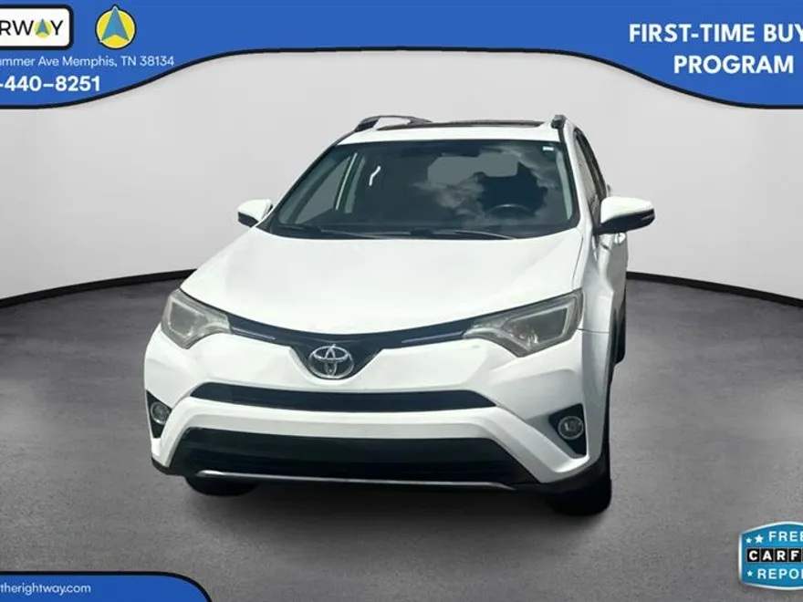 2016 Toyota RAV4 XLE photo 1