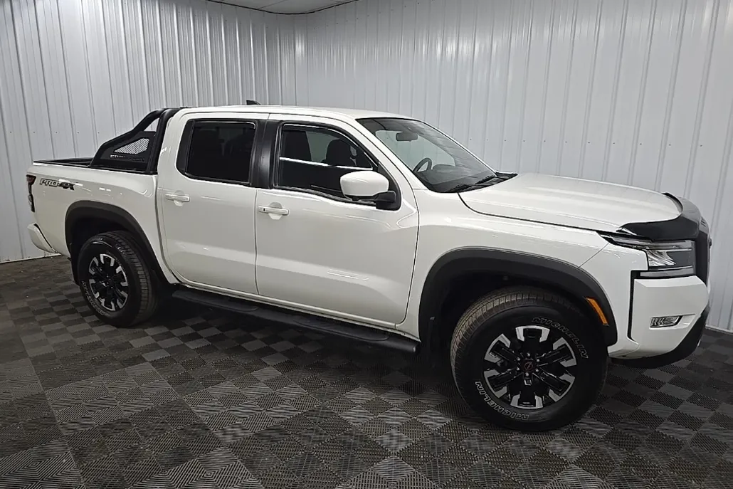 2022 Nissan Frontier PRO-4X photo 1
