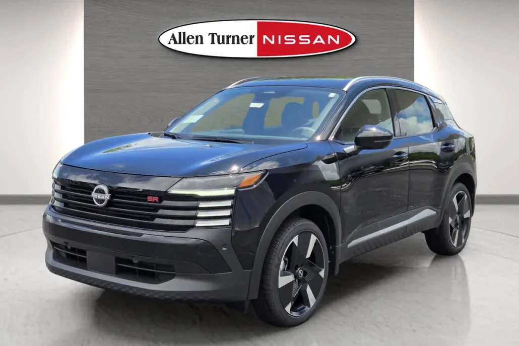 2025 Nissan Kicks SR photo 1