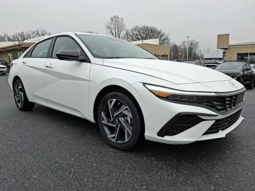 2025 Hyundai Elantra Hybrid SEL Sport photo 1