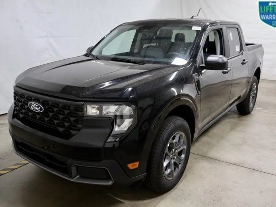 2025 Ford Maverick XLT photo 1