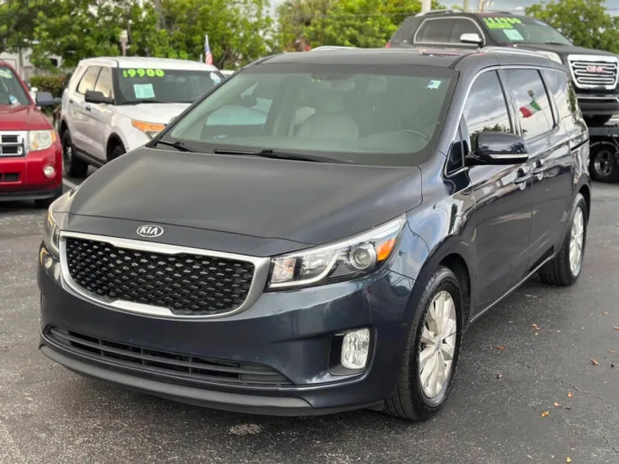 2016 Kia Sedona EX photo 1